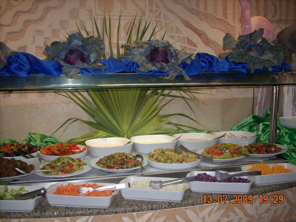 Ужин. разнообразие салатов Pickalbatros Aqua Park Resort - Hurghada