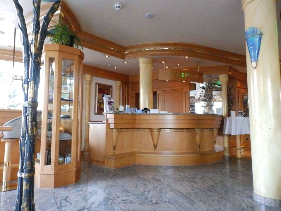 Rezeption AKZENT Hotel Altdorfer Hof