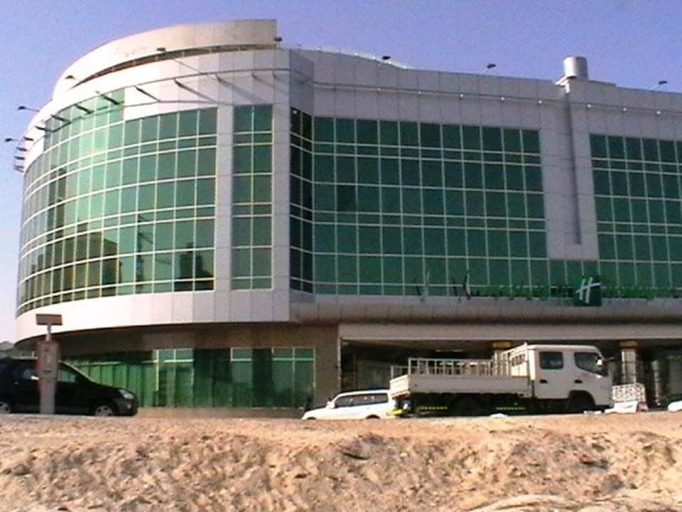 Außenansicht mit Eingangsbereich Holiday Inn Bur Dubai - Embassy District