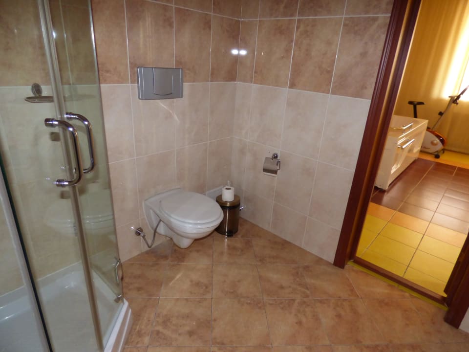 Badezimmer (Zimmer 2) Hotel Golden Dragon