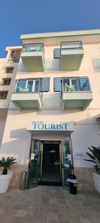 Außenansicht Hotel Tourist