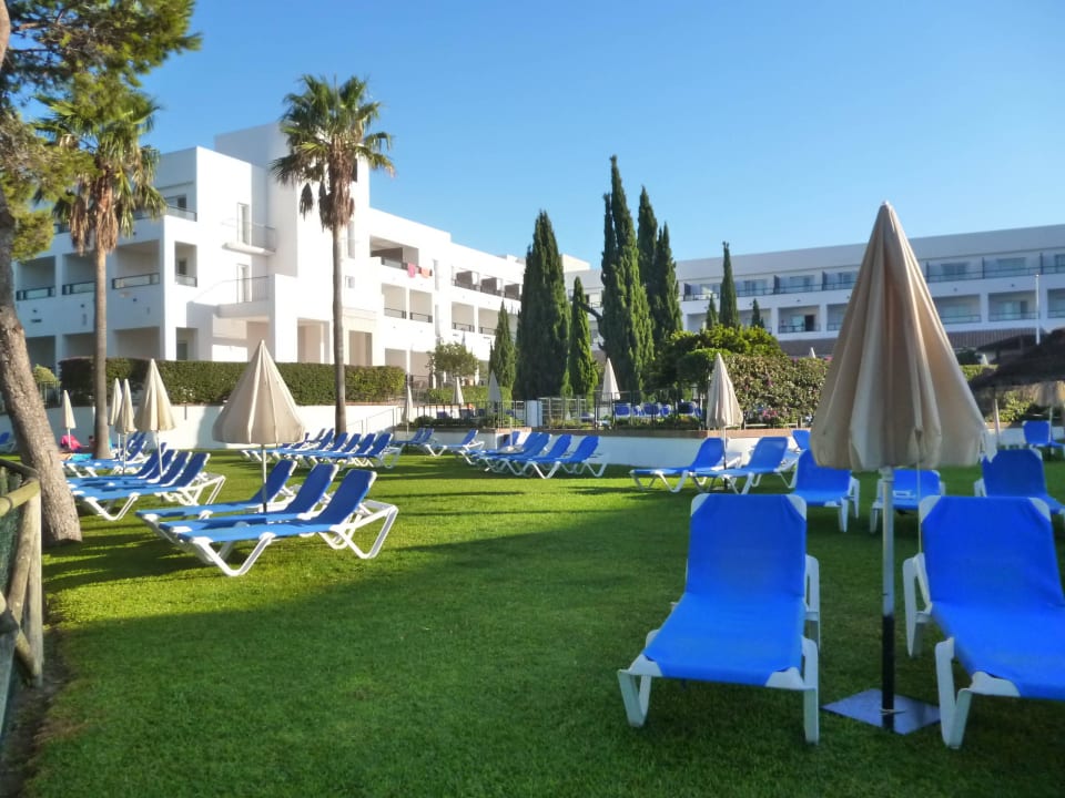 Liegewiese am Morgen Fuerte Conil-Resort