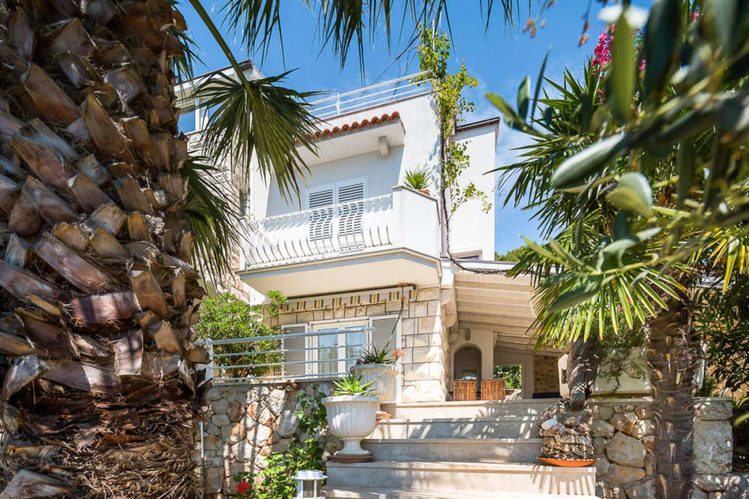 Außenansicht auf unser Appartementhaus tagsüber Apartments Kazimir