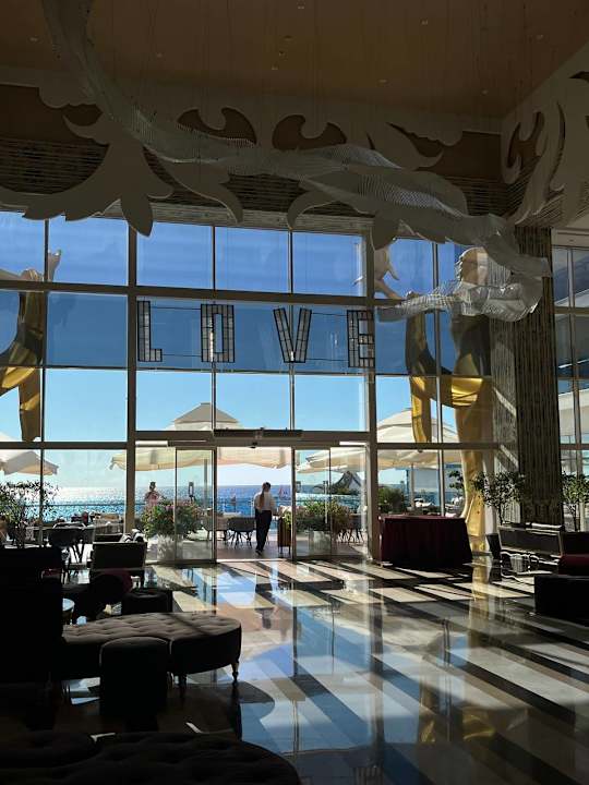 Lobby Azura Deluxe Resort & Spa Hotel