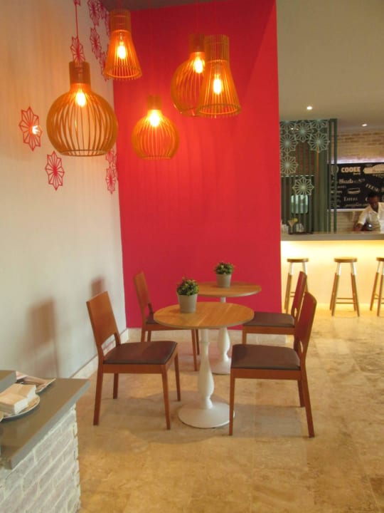 COOEE Lobby Wyndham Alltra Samana