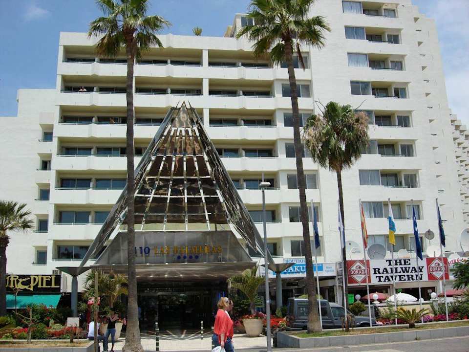 L'entrée de l'hôtel H10 Las Palmeras