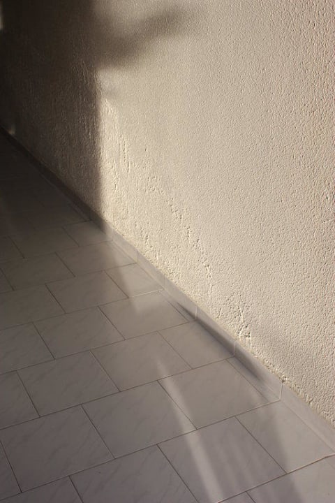 Erfolgreich überstrichener Schimmel Mendi Hotel