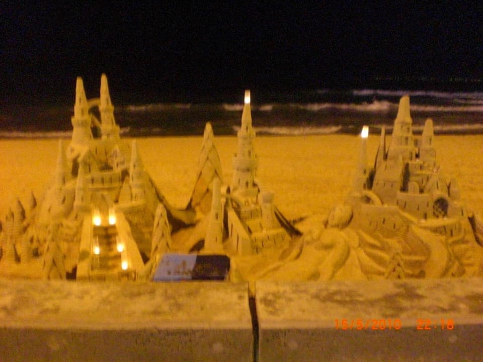 Kunstwerke am Strand Hotel Timor