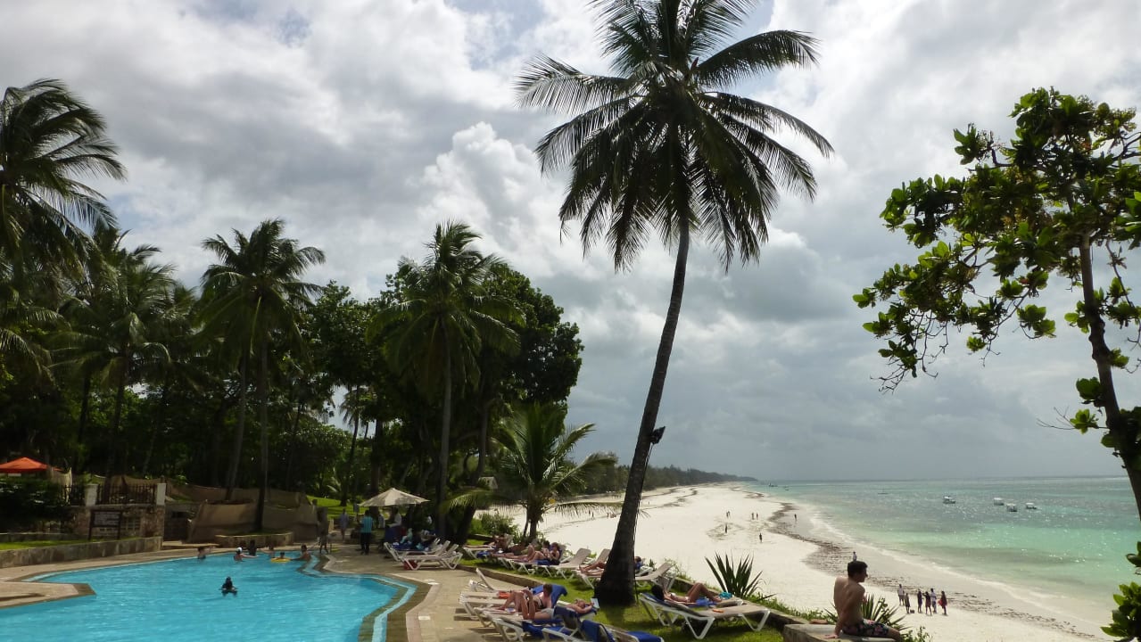 Toller Ausblick - Pool und Meer Baobab Beach Resort & Spa