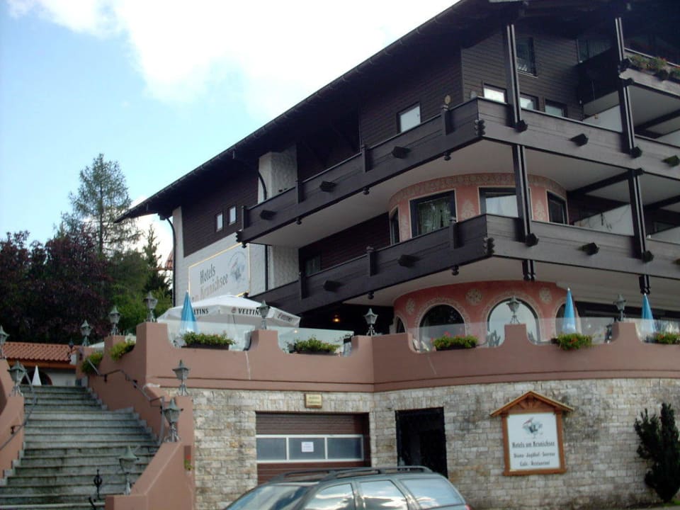 Außenansicht des Hotels Hotels am Kranichsee