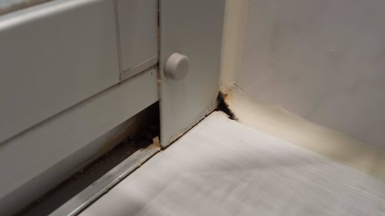 Dusche Alexander Hotel