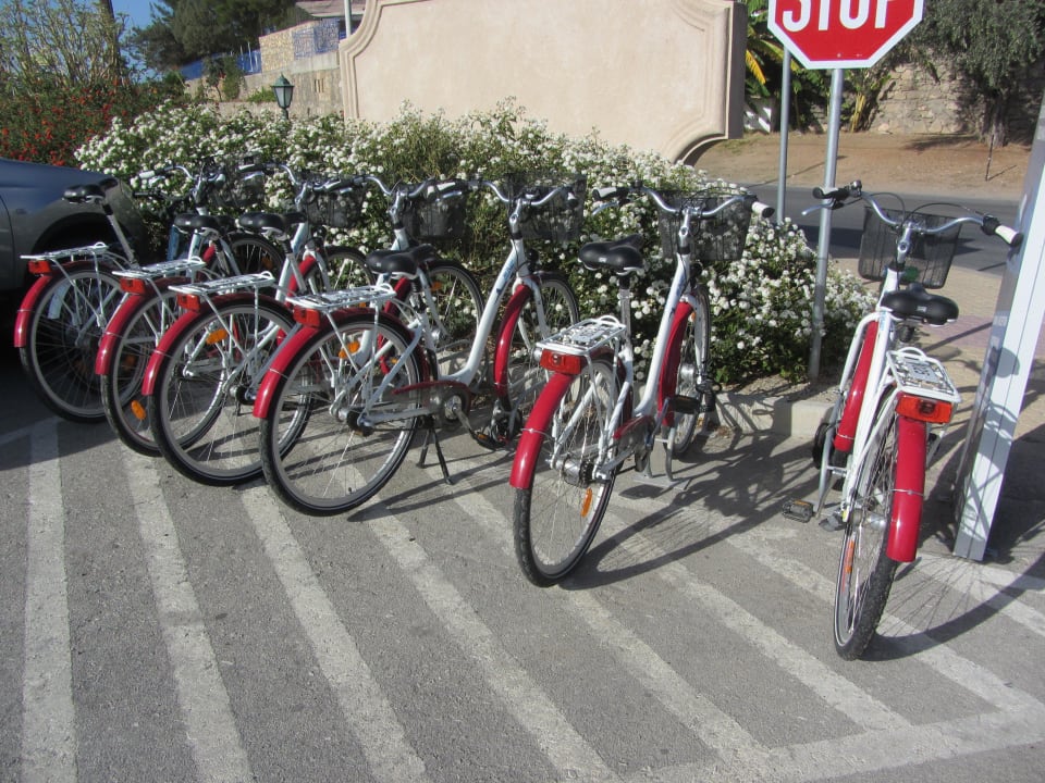 Seit 2013 kann man auch Fahrräder ausleihen Lindos Princess Beach Resort & Spa