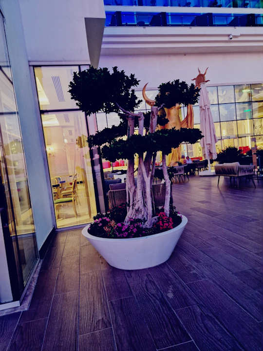 Lobby Azura Deluxe Resort & Spa Hotel