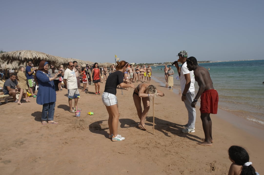 Игры на пляже - продят аниматоры Sentido Caribbean World Soma Bay