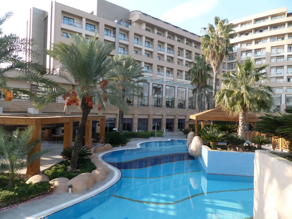 Traumpoolanlage leider nicht 1 Becken beheitzt Fame Residence Lara & Spa