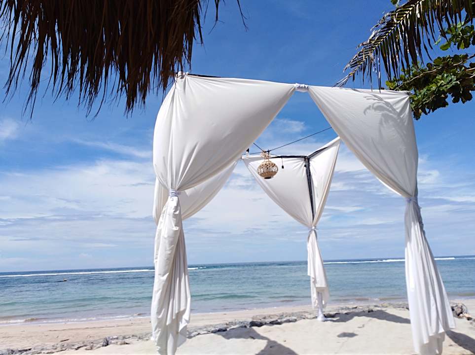 Strand Amber Lombok Beach Resort