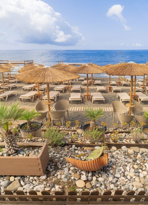 Strand Tylissos Beach Hotel