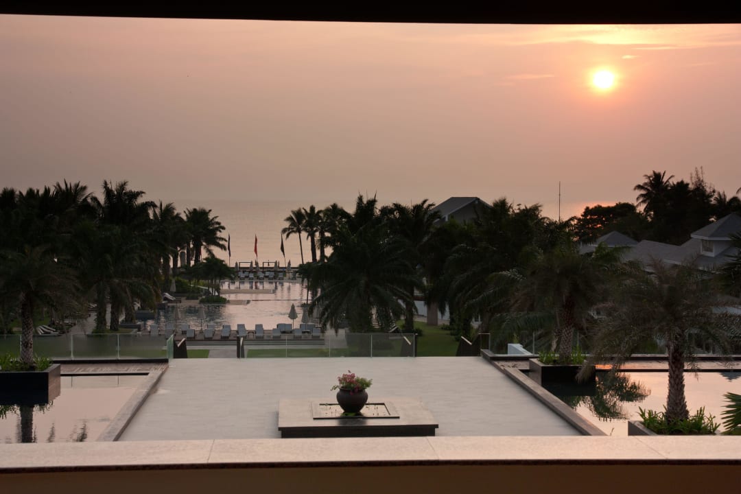 Blick zum Meer während des Frühstücks Radisson Resort & Spa Hua Hin