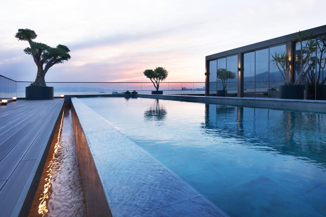 Pool Izmir Marriott Hotel