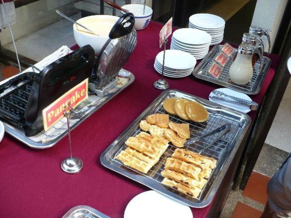 Frühstück: Waffeln mit Rosinen SYLVAN Koh Chang