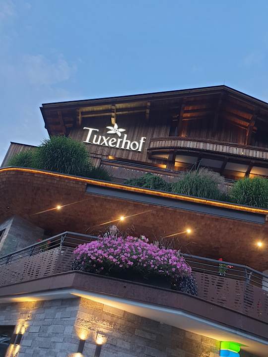 Außenansicht Hotel Alpin Spa Tuxerhof