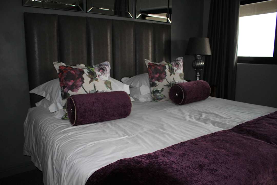 Bett Hotel Stone Olive