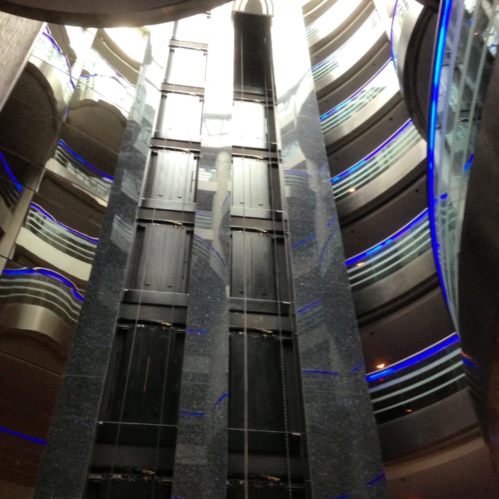 Hotel Aufzüge  Renaissance Izmir Hotel
