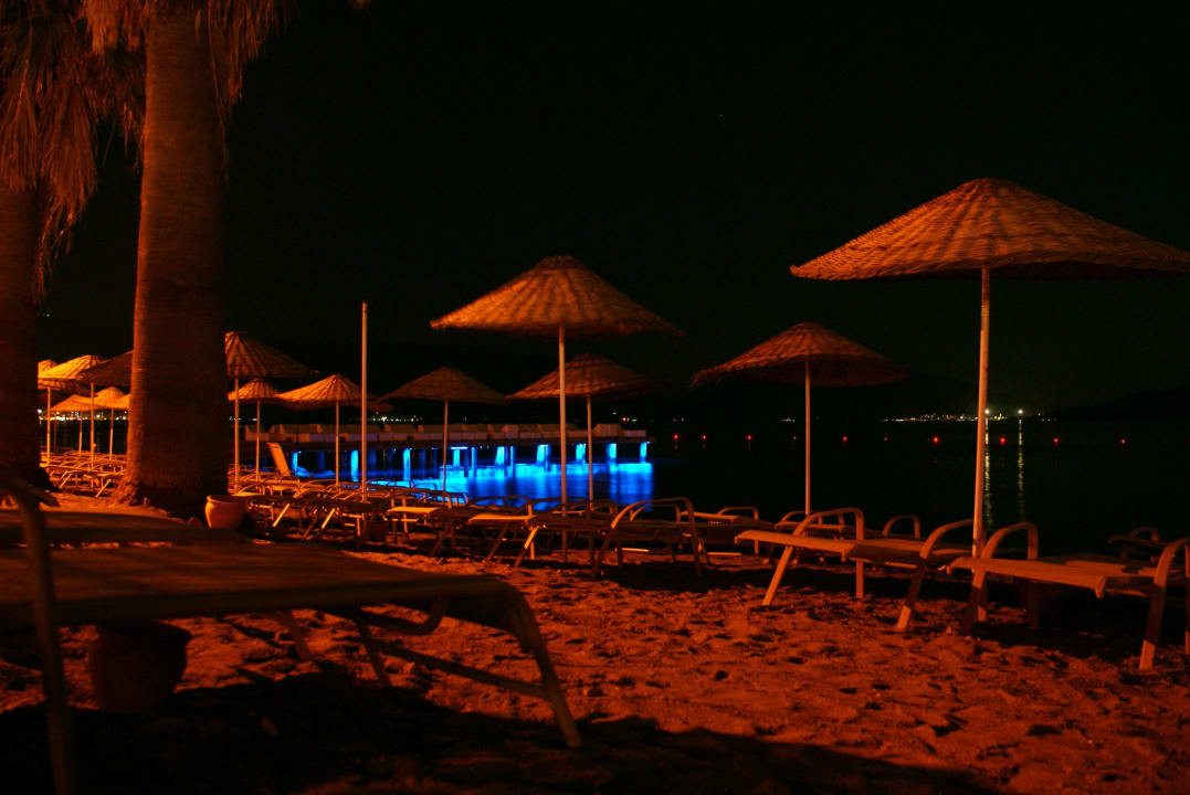 Plaża nocą Prime Beach Hotel