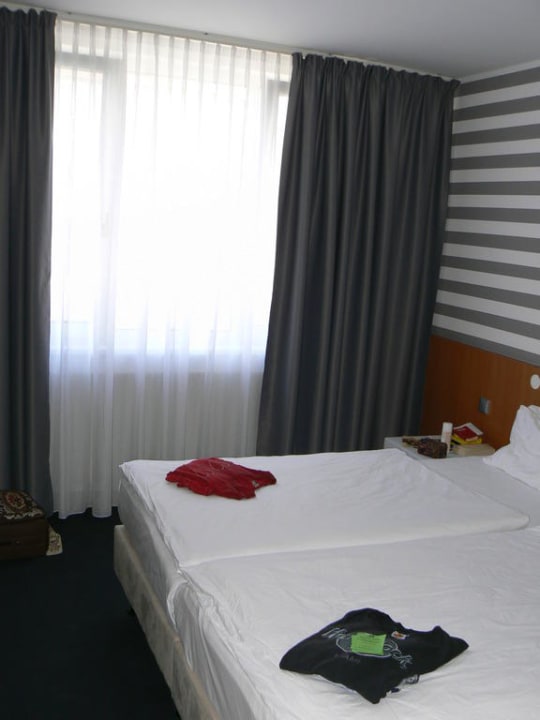 Zimmer Holiday Inn Wien - City