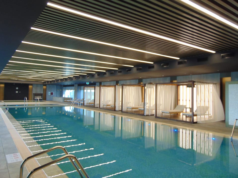 Pool Sheraton Astana Hotel
