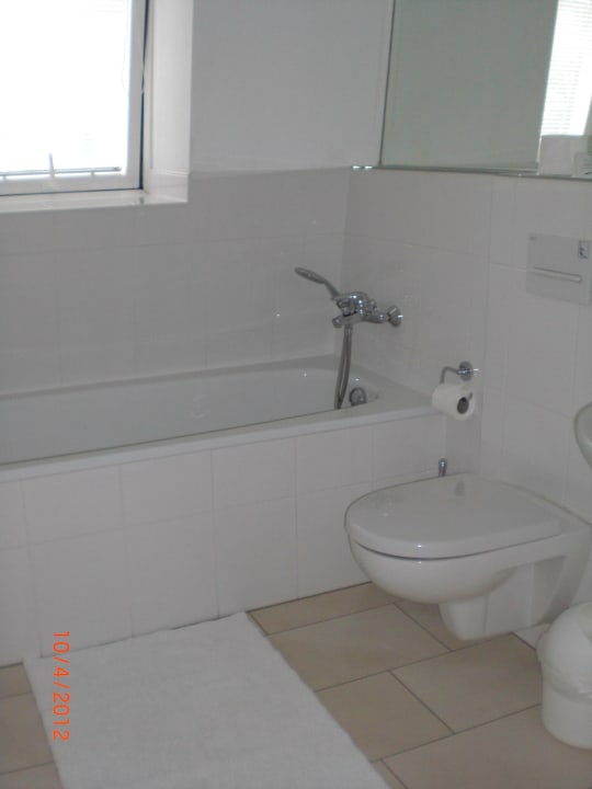 Badewanne und Toilette Hotel Villa Falkenberg