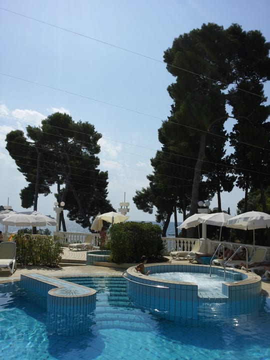 Blick über den Pool nach Südwesten Maistra Select Island Hotel Katarina
