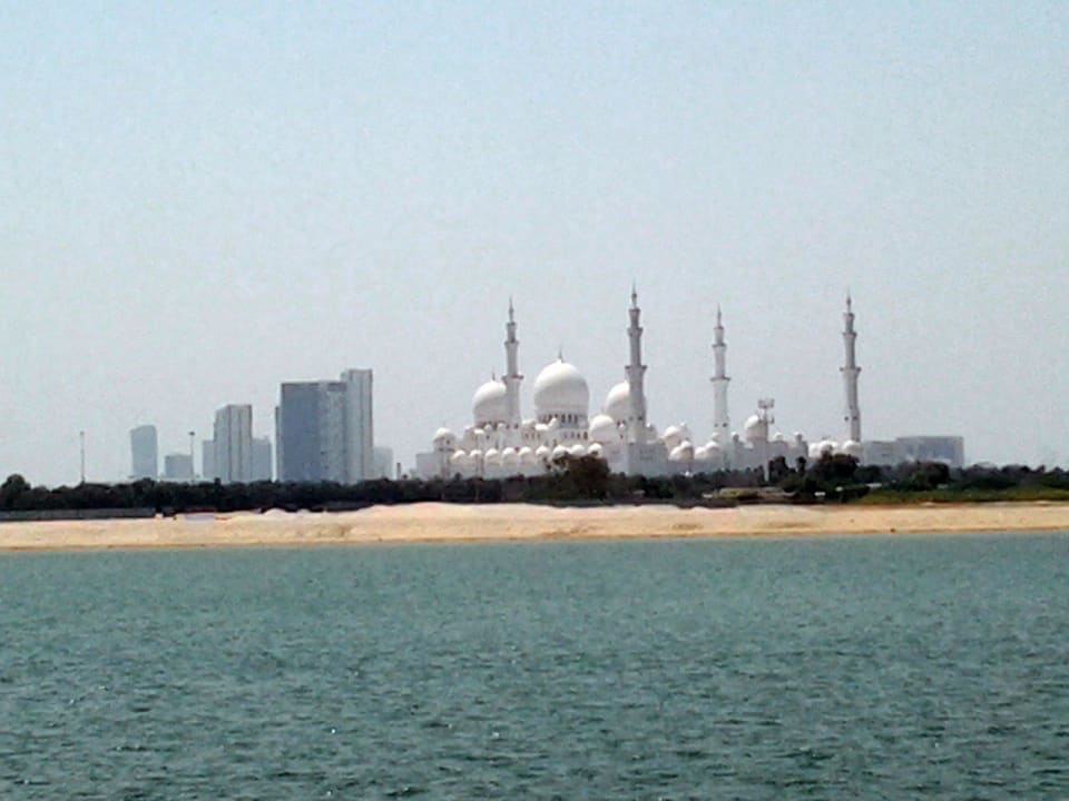 Ausblick Shangri-La Hotel Qaryat Al Beri