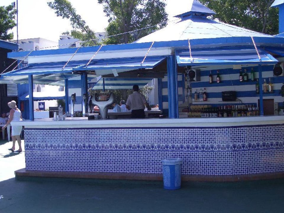 Poolbar. Hotel Bungalows Duna Flor