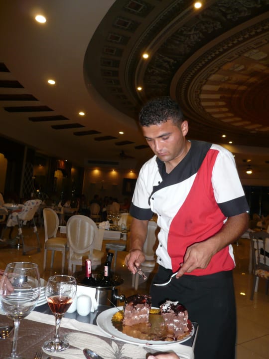 Personnel très qualifié (restaurant italien) Hotel Delphin Imperial