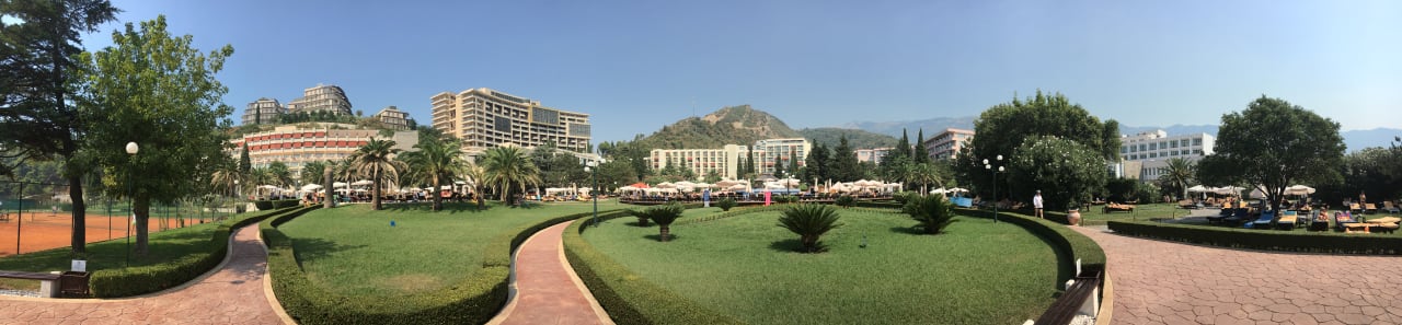 Gartenanlage Iberostar Waves Bellevue