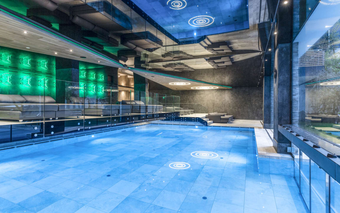 Pool STROBLHOF Active Family SPA Resort