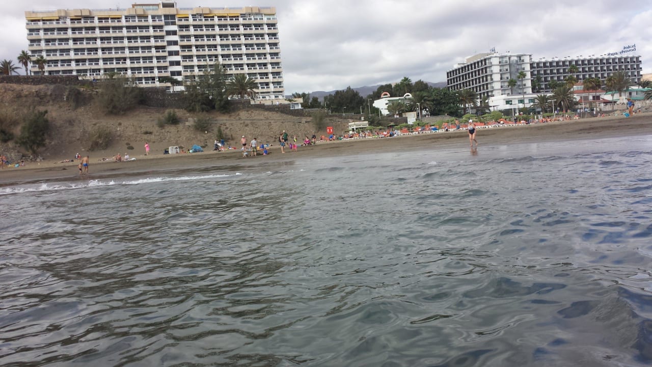 Strandbucht mit Hotelansicht Hotel Europalace