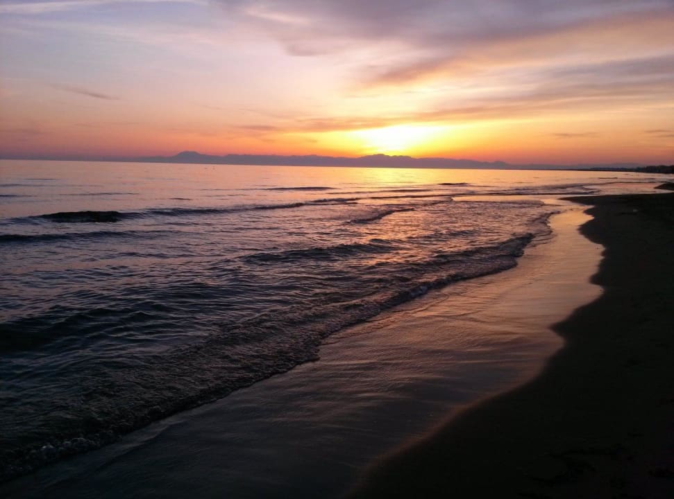 Sonnenuntergang am Strand vom Kumköy Sunis Kumköy Beach Resort Hotel & Spa