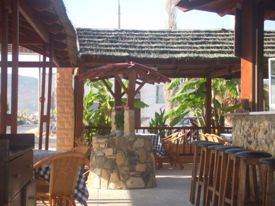 Taverne am Strand Hotel Laura
