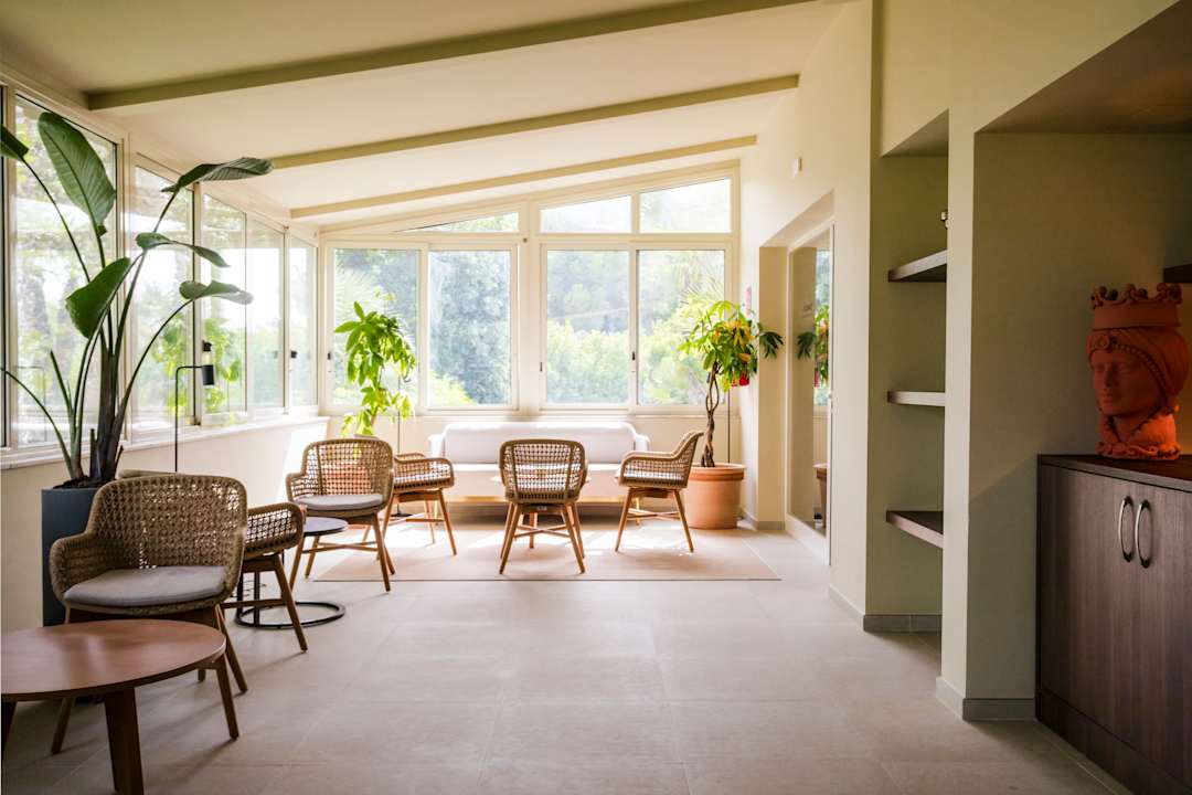 Lobby Mangia's Brucoli Sicily Autograph Collection