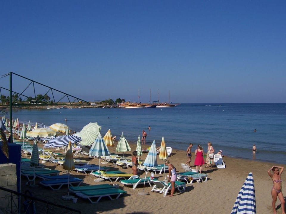 Strandabschnitt links Alaiye Resort & Spa