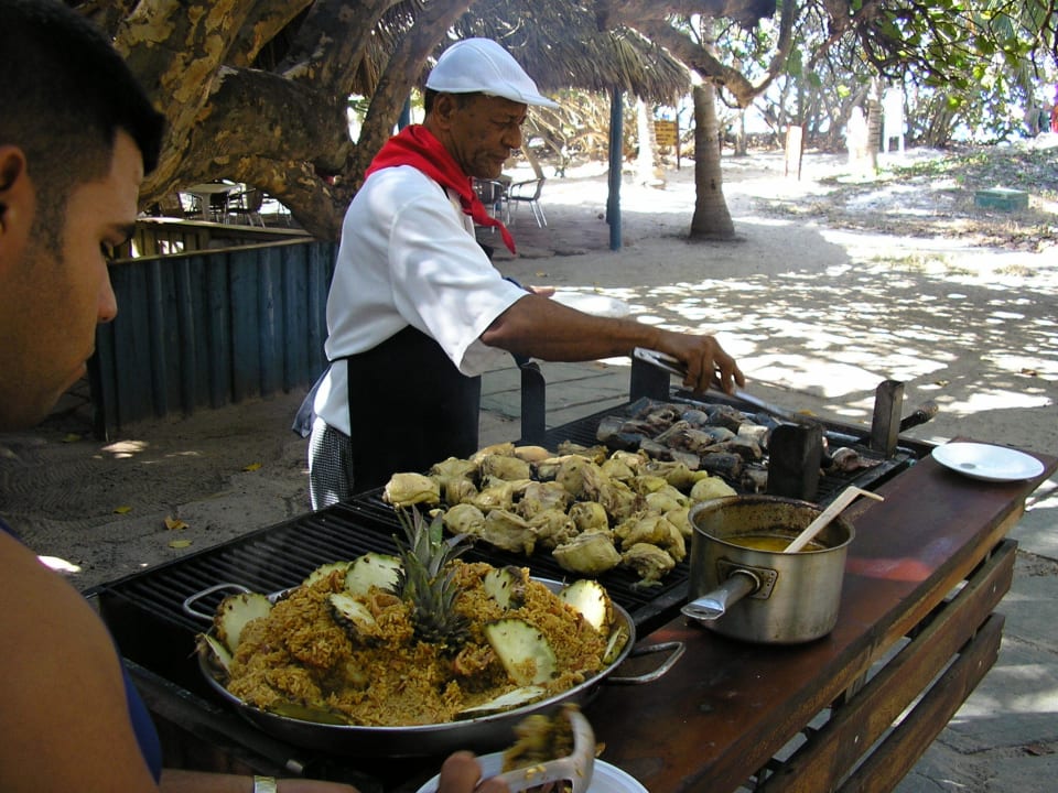 Grilování na pláži Hotel Brisas del Caribe