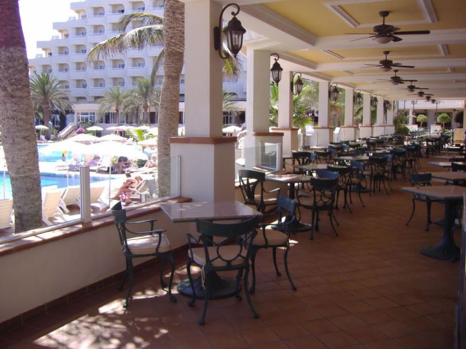 Die Frühstücksterrasse Hotel Riu Palace Tres Islas