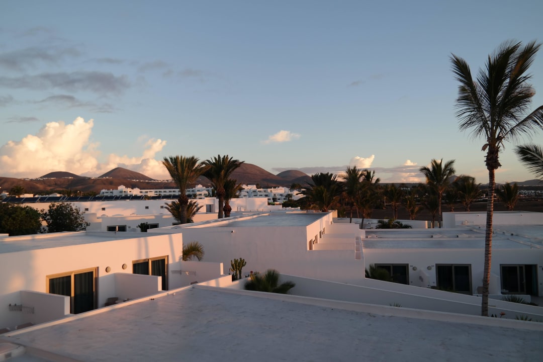 Blick vom Balkon auf die anderen Zimmer Hotel Las Costas