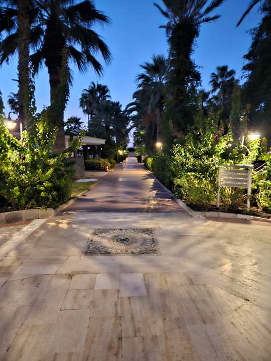 Gartenanlage Adora Hotel & Resort