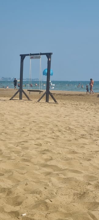 Strand Hotel Terrace Beach Resort