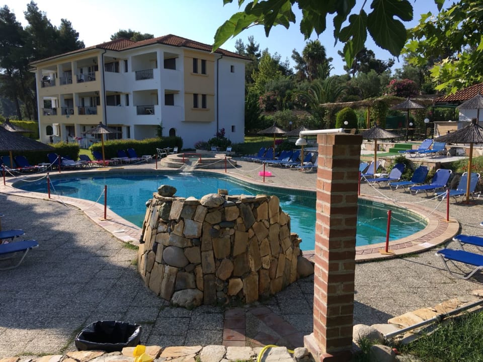 Der zweite kleinere Pool inkl. Kinderpool Hotel Chrousso Village