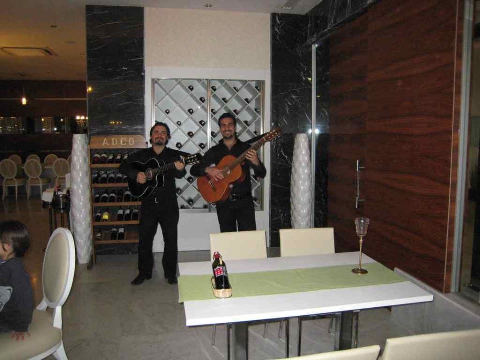 Musiciens au restaurant italien Sunis Evren Beach Resort Hotel & Spa