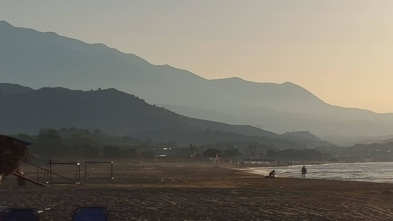 Widok z tawerny na plazy HARPIN Georgioupolis Resort Aquapark & SPA